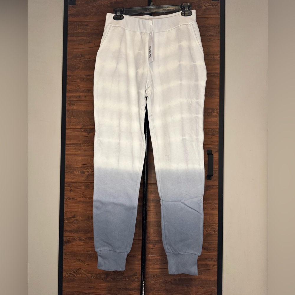 525 America Revolve Ombre Joggers in White and Gray